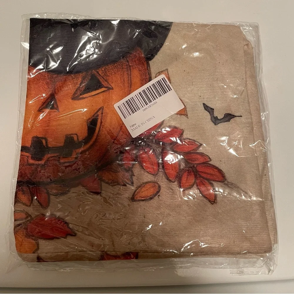 NWT Halloween Scary Pumpkin Wearing Witch Hat Throw Pillow Cover 18x18”